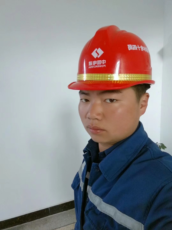 小公牛的第一张照片--大连相亲服务中心