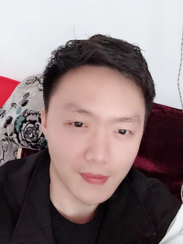 执迷的鲸鱼的第一张照片--大连相亲服务中心
