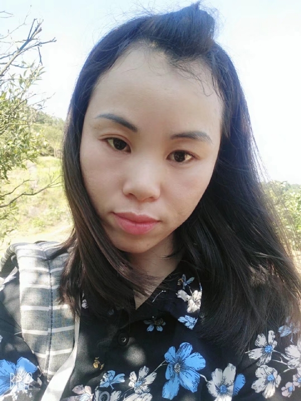 英英的第一张照片--大连相亲服务中心