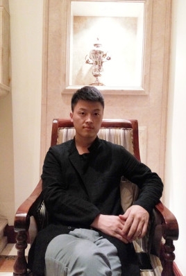制片人杨亚林的第一张照片--大连相亲服务中心