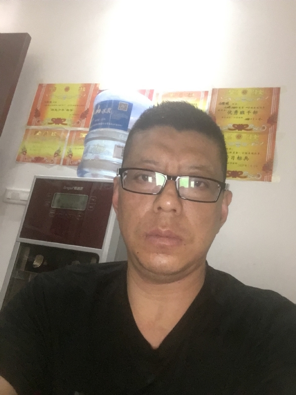 牵手的第一张照片--大连相亲服务中心