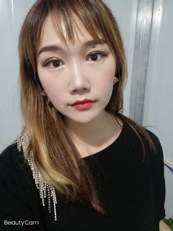 艾薇的第四张照片--大连相亲服务中心