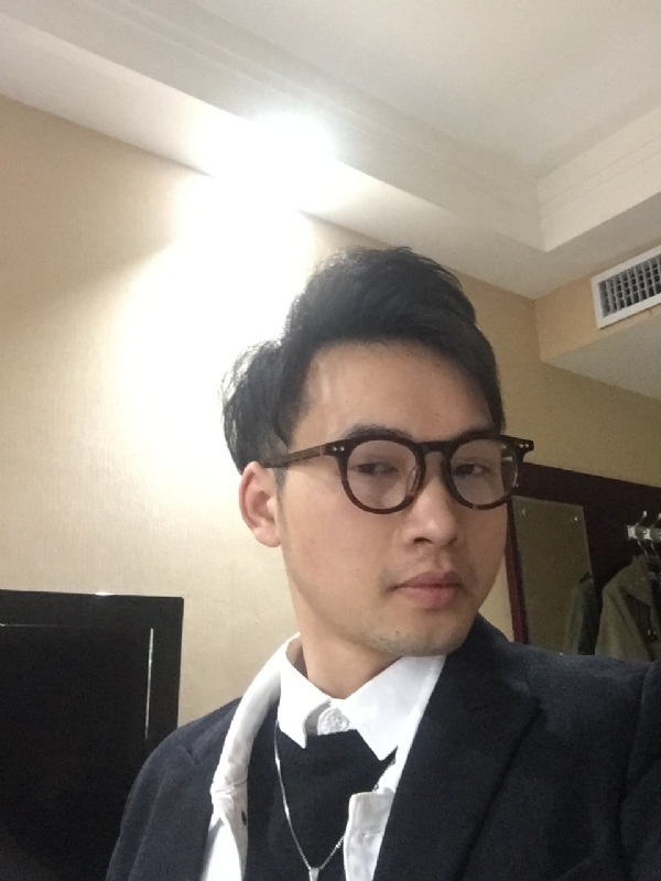 曾亮的第一张照片--大连相亲服务中心