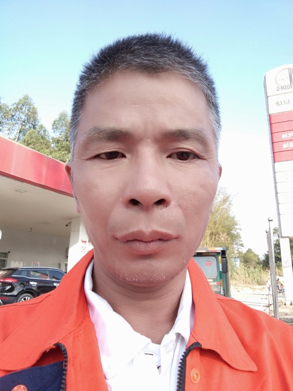 静候缘分的第一张照片--大连相亲服务中心