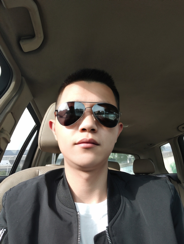 葛先生的第一张照片--大连相亲服务中心
