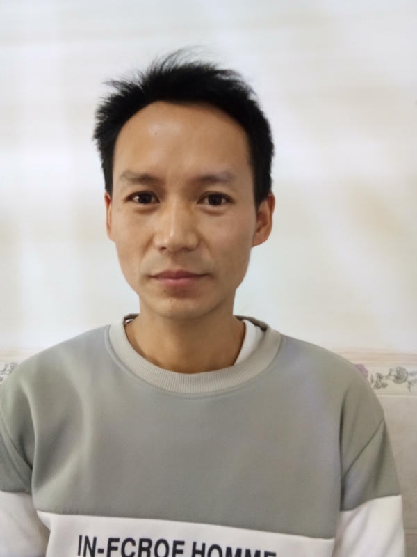 单亲爸爸的第一张照片--大连相亲服务中心