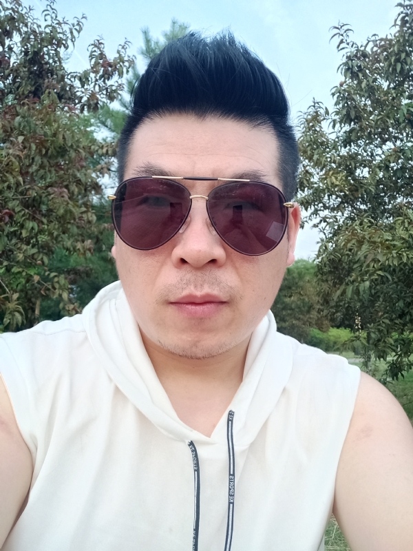 等风来的第二张照片--大连相亲服务中心