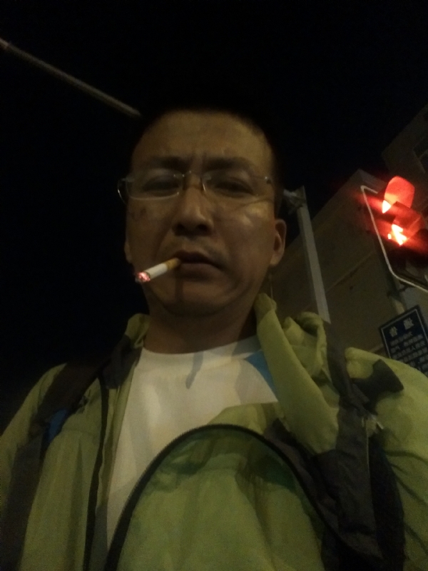 认真的生活的第一张照片--大连相亲服务中心