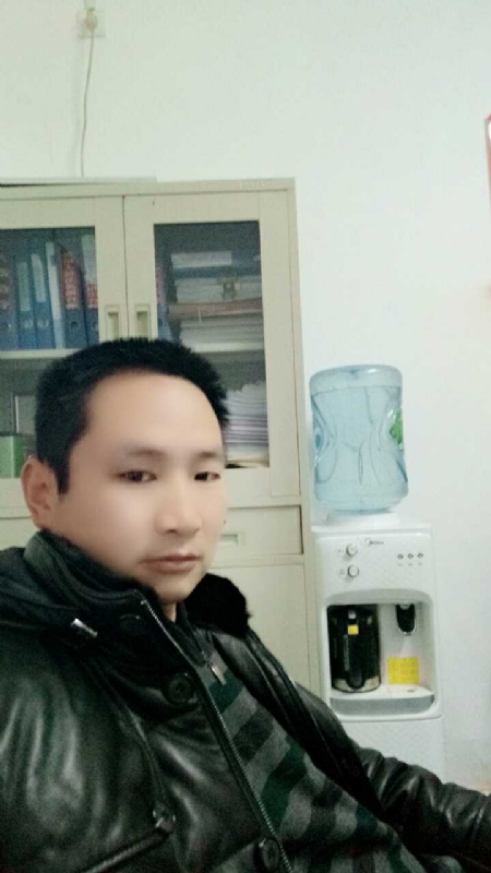 蓝色棒棒糖的第一张照片--大连相亲服务中心