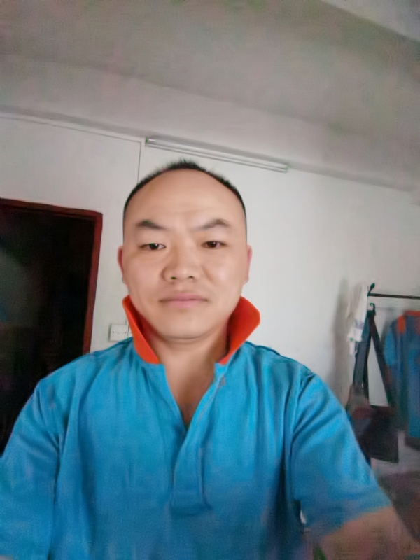 与子携老的第五张照片--大连相亲服务中心