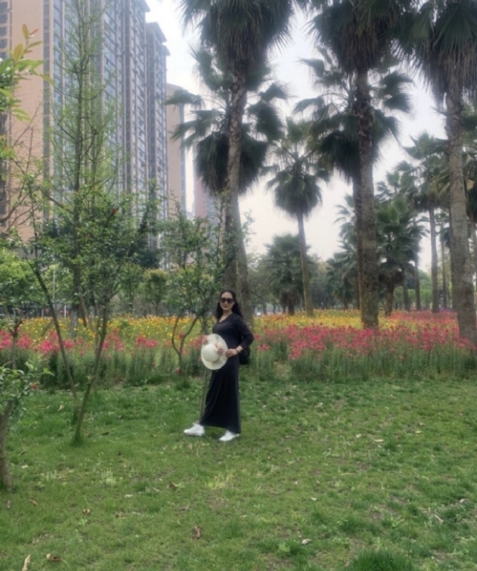 粉墨登场的第一张照片--大连相亲服务中心