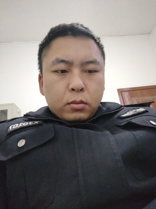 好纠结的第一张照片--大连相亲服务中心