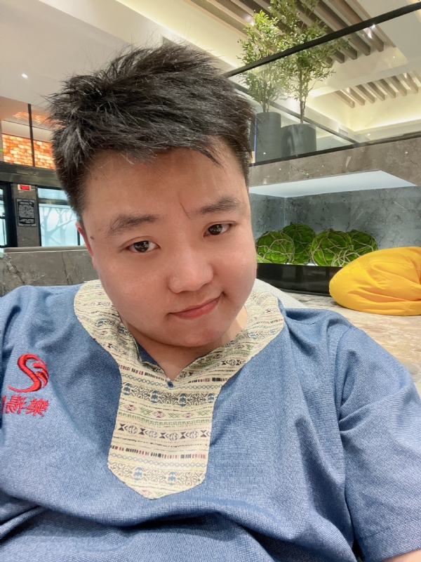 小恶魔的第二张照片--大连相亲服务中心