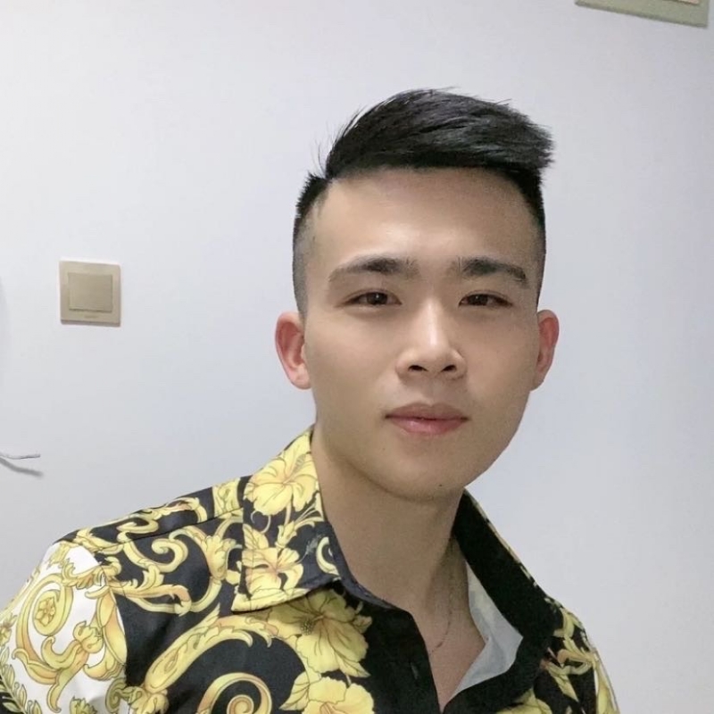 迷彩冲锋衣的第一张照片--大连相亲服务中心