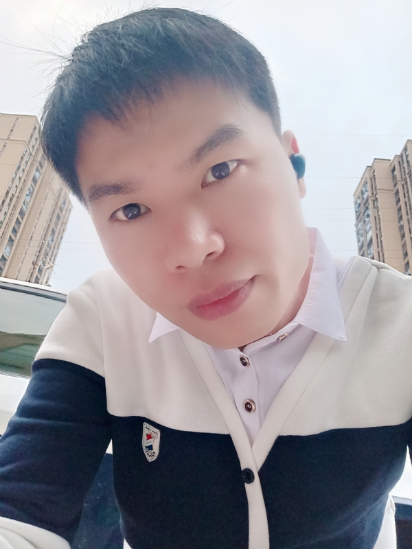 雨霁月清风的第一张照片--大连相亲服务中心