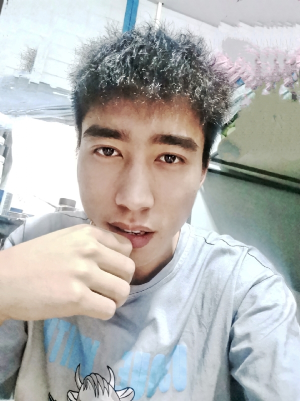 未来可期的第一张照片--大连相亲服务中心