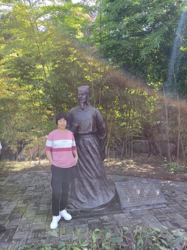 秋天的菊花的第一张照片--大连相亲服务中心