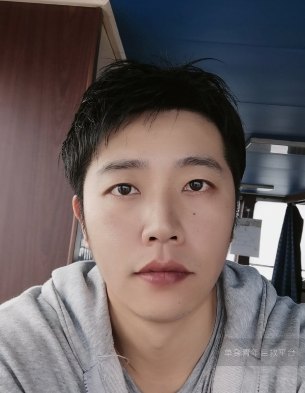 不太帅的男人的第一张照片--大连相亲服务中心