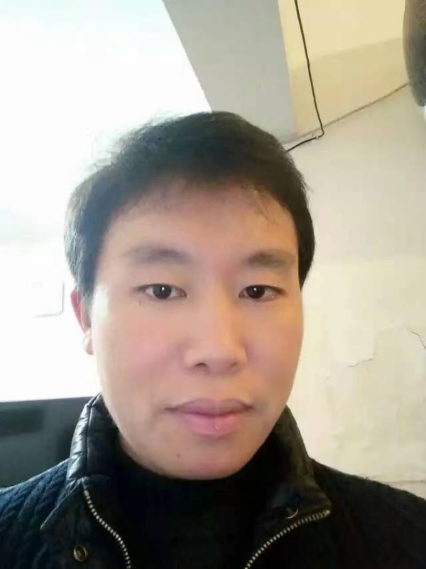 擎天柱的第三张照片--大连相亲服务中心