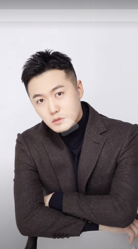 杨天枭的第一张照片--大连相亲服务中心