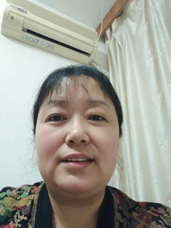 雨中漫步的第一张照片--大连相亲服务中心