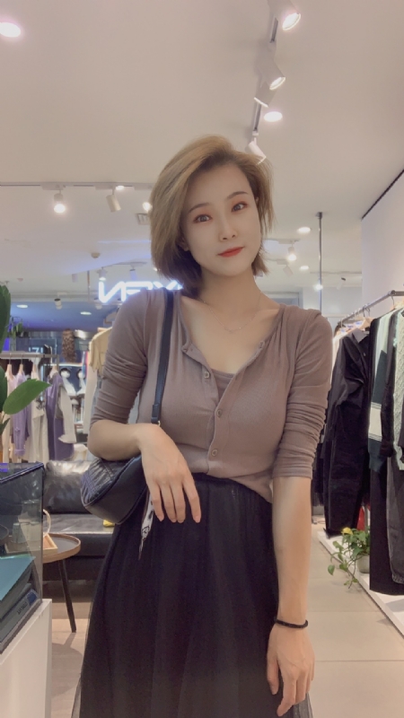 大婷子的第一张照片--大连相亲服务中心