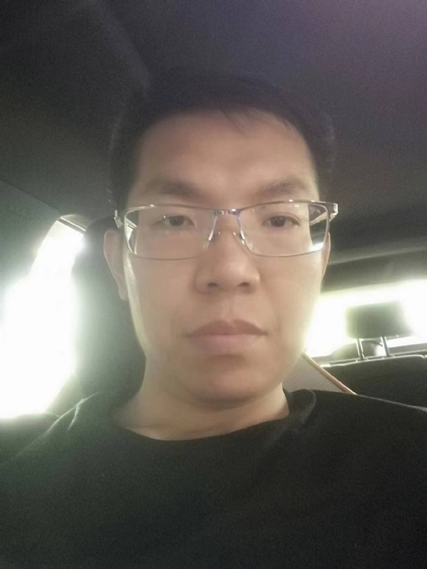 小黑包的第二张照片--大连相亲服务中心