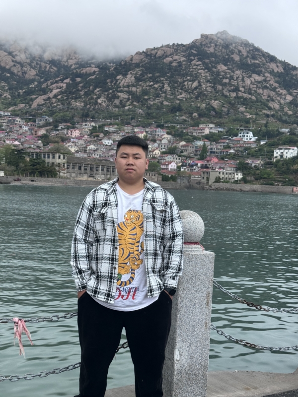 谨慎的第一张照片--大连相亲服务中心