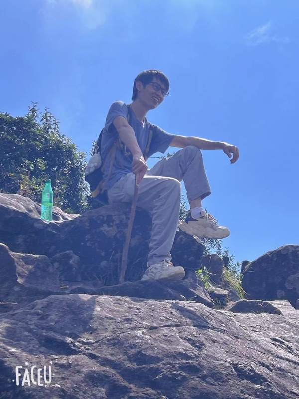 落叶之秋的第一张照片--大连相亲服务中心