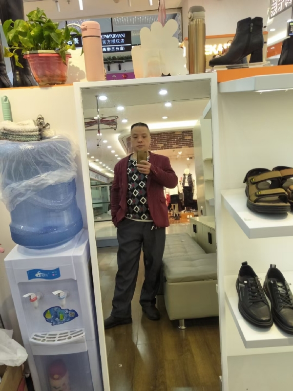 真诚征婚的第四张照片--大连相亲服务中心