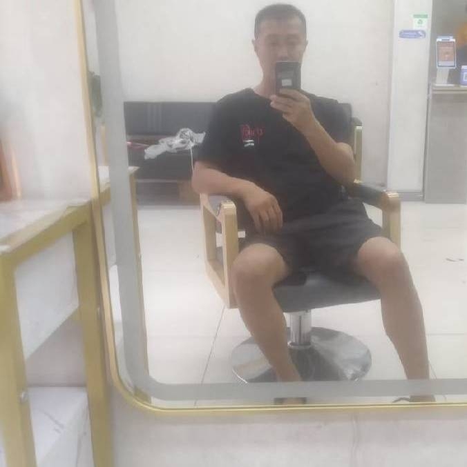 闫杰的第一张照片--大连相亲服务中心
