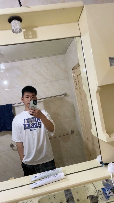 哈哈的第一张照片--大连相亲服务中心