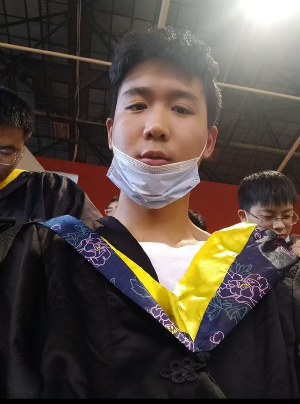 落落大方的第一张照片--大连相亲服务中心