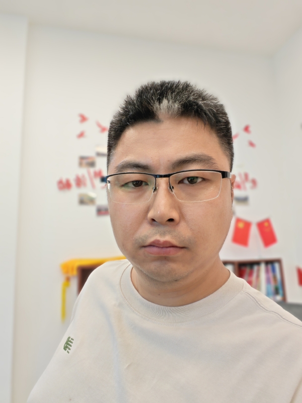 苦海寻舟的第一张照片--大连相亲服务中心